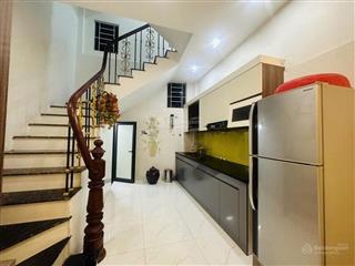 Em hoà cần bán gấp nhà 5 tầng phố thượng thanh