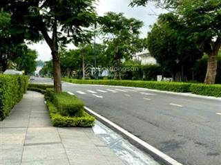 Bán gấp bt verosa park, khang điền dt 8x32m, 3tầng btct, full nội thất có thang máy. giá 4x tỷ.
