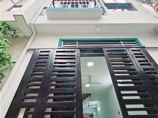 Bán nr 52m2, 13,7 tỷ, 6pn, 4wc tại lạc long quân, nhật tân, tây hồ, hà nội, giá siêu hời