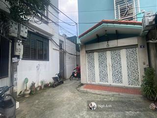 Bán nhà dòng tiền 240tr/năm  5 tầng 8 phòng  gần đường hồng tiến thoáng trước sau  gần ôtô tránh