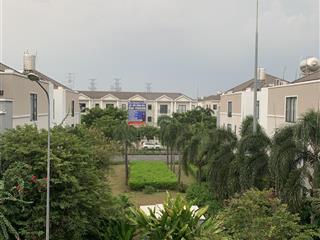 Chính chủ bán căn thô liền kề duy nhất nhìn ra công viên của khu. giá còn thương lượng nhiều.