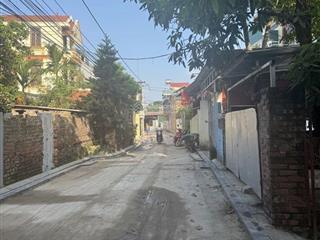 Bán gấp đất thố bảo vân nội đông anh, 93m2 đường thông ô tô đỗ cửa giá cả hợp lý đường trước nhà 4m