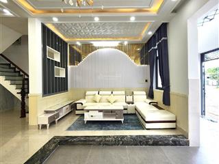 [nhà bè ] biệt thự tiểu mini sân cực rộng  4 tầng  6,6*16m cách mặt tiền huỳnh tấn phát 20 m