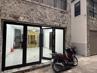 Nhà đẹp vị trí vip quận cầu giấy oto ngủ trong nhà , 6 tầng thang máy giá cực tốt
