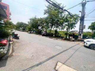 Bán gấp căn nhà tại trung tâm cổ bi  gia lâm dt 82m2, ô tô vào nhà giá chỉ hơn 6 tỷ