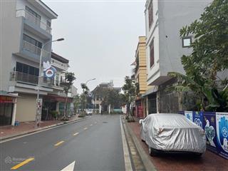 Trung tâm phúc lợi long biên, ô tô đỗ cửa vào nhà giá chỉ nhỉnh 90tr/m, diện tích rộng ở sướng