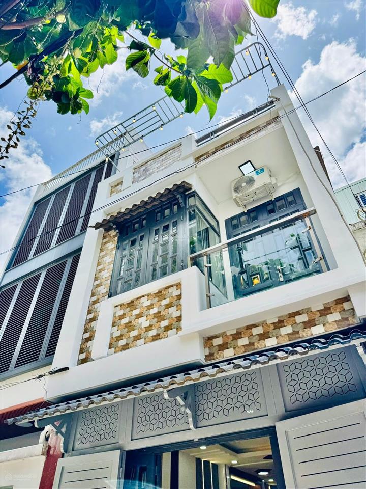 Cần bán gấp nhà đường 6m hoà hưng,p12,q10 giá 3tỷ950/68,4m2 cho thuê 24tr gần tiểu học lê thị riêng