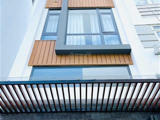 Hạ giá sâu bán nhà đường 6m nguyễn huy tự,đakao,q1 giá4tỷ300/69m2 cho thuê 32tr gần cv lê văn tám