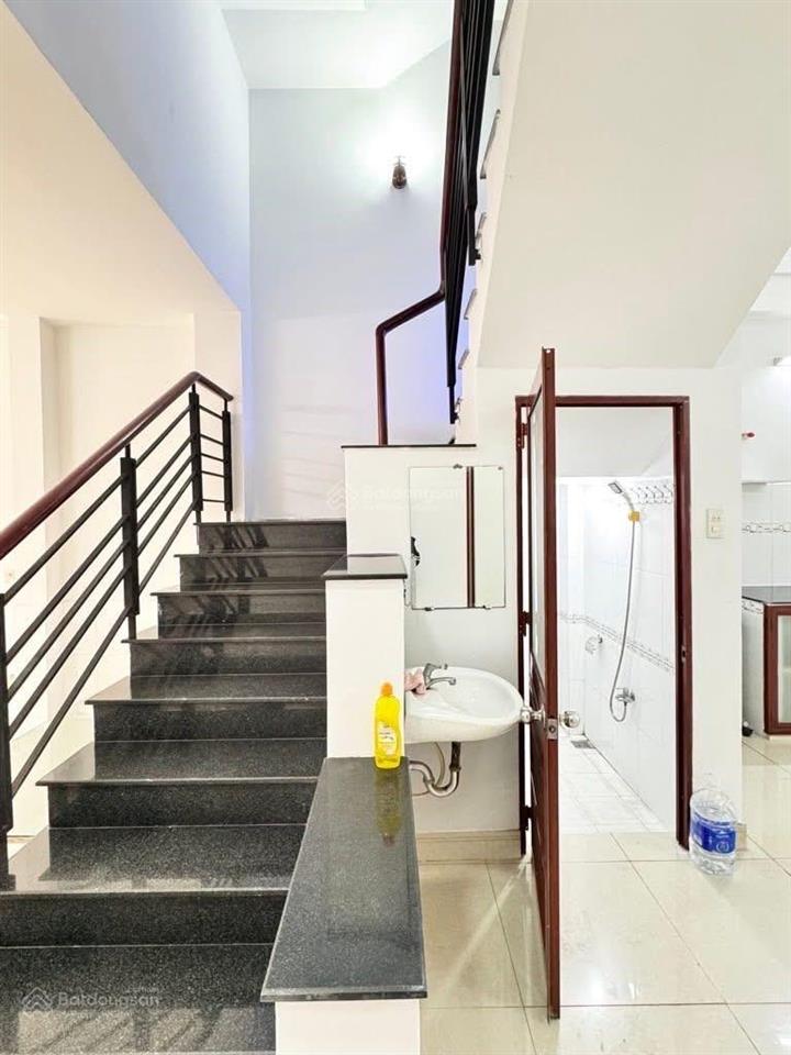 Cần bán gấp nhà đường 6m trần khánh dư,p.tân định,q1 giá 4tỷ2/68,4m2 gần chung cư miếu nổi