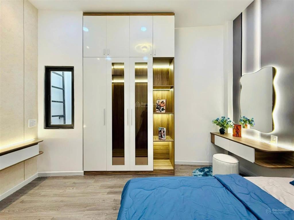 Chỉ duy nhất 1 căn bán nhanh nhà đ.võ văn tần,p5,q3 giá4tỷ250/65,7m2, thuê 25 tr, gần cv tao đàn