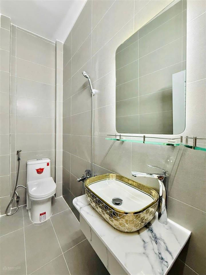 Chỉ duy nhất 1 căn bán nhanh nhà đ.võ văn tần,p5,q3 giá4tỷ250/65,7m2, thuê 25 tr, gần cv tao đàn