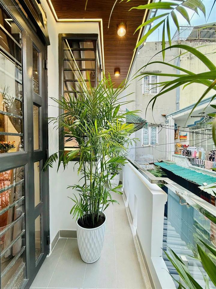 Chỉ duy nhất 1 căn bán nhanh nhà đ.võ văn tần,p5,q3 giá4tỷ250/65,7m2, thuê 25 tr, gần cv tao đàn