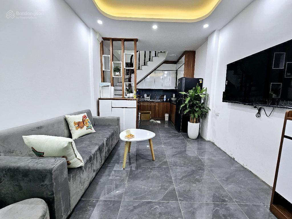 Bán nhà 4 tầng,3 ngủ giá hơn 4 tỷ tại lĩnh nam.