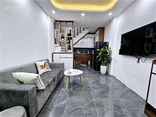 Nhà 5 tầng,3 ngủ giá hơn 4 tỷ tại lĩnh nam