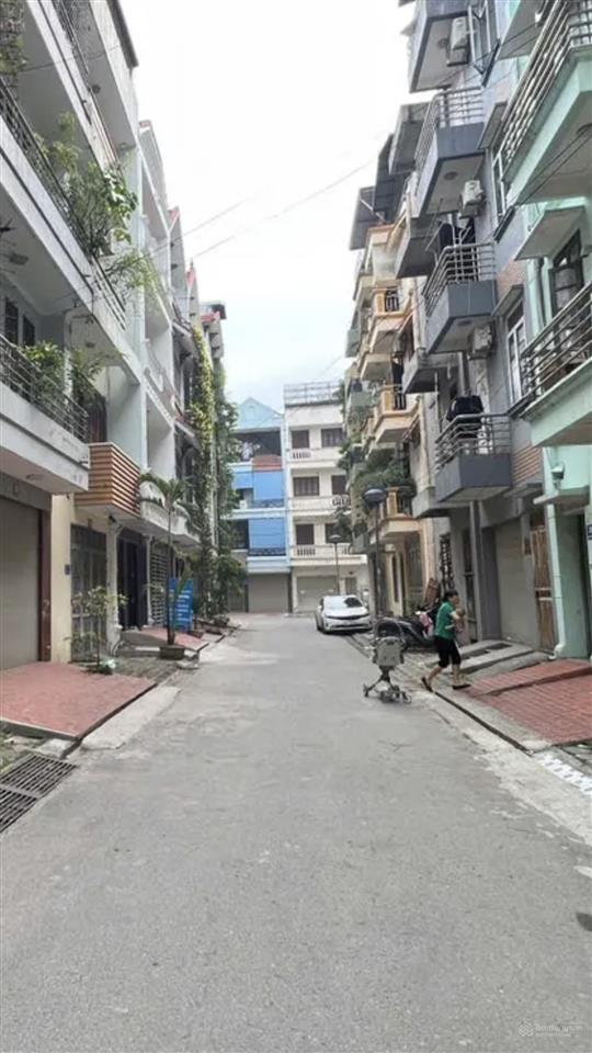 Chính chủ bán nhà trung tâm hà đông. dt 40m2*5t mặt tiền 5m phân lô lô góc thang máy ôtô đỗ cửa