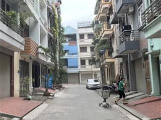 Cực hiếm trung tâm hà đông
dt 40m*5tầng mặt tiền 5m phân lô lô góc thang máy ô tô đỗ cửa