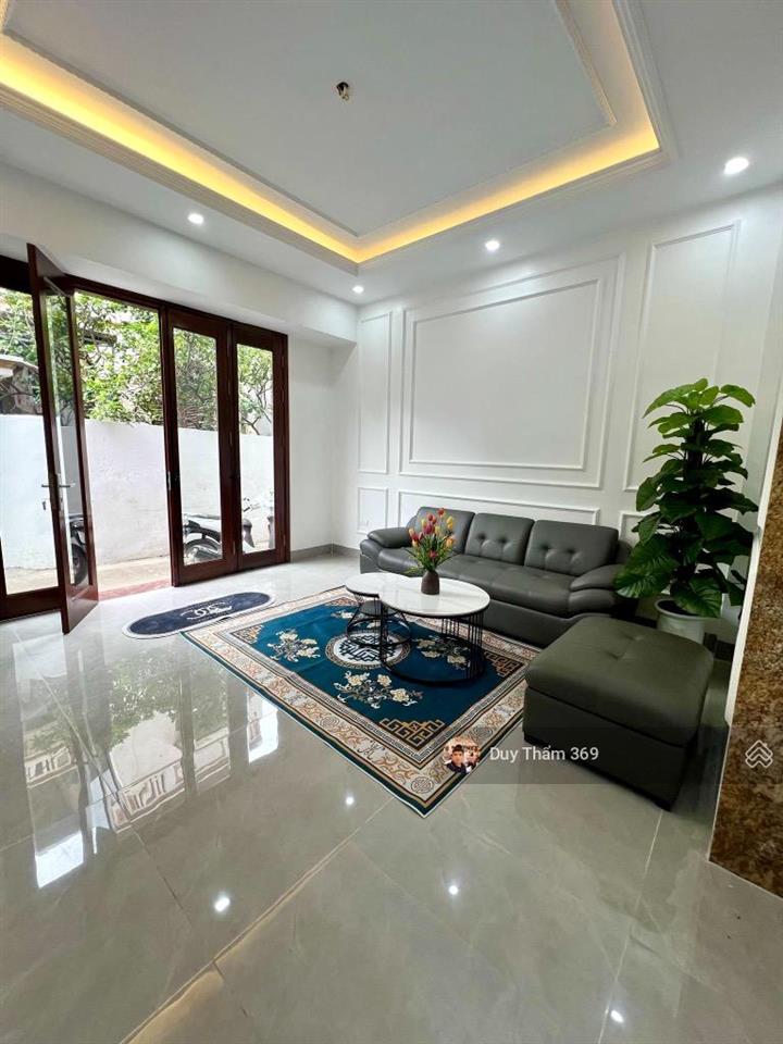 5,25 tỷ 38m2 | nhà cầu diễn dân xây | thoáng trước sau | ở ngay | có sân để xe | ô tô | sổ nở hậu