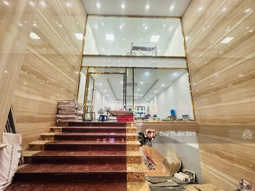 Hồ tùng mậu | đường đôi | vỉa hè | kinh doanh | 100m | 20 tỷ | cạnh ga tàu điện | sát phố cầu diễn