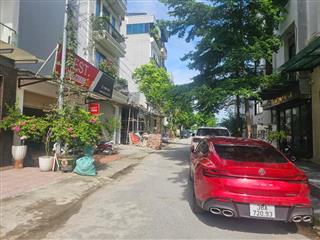 200 triệu/m | cầu diễn còn sót lại | phân lô | vỉa hè | đường ô tô tránh | ngay cạnh ga tàu điện