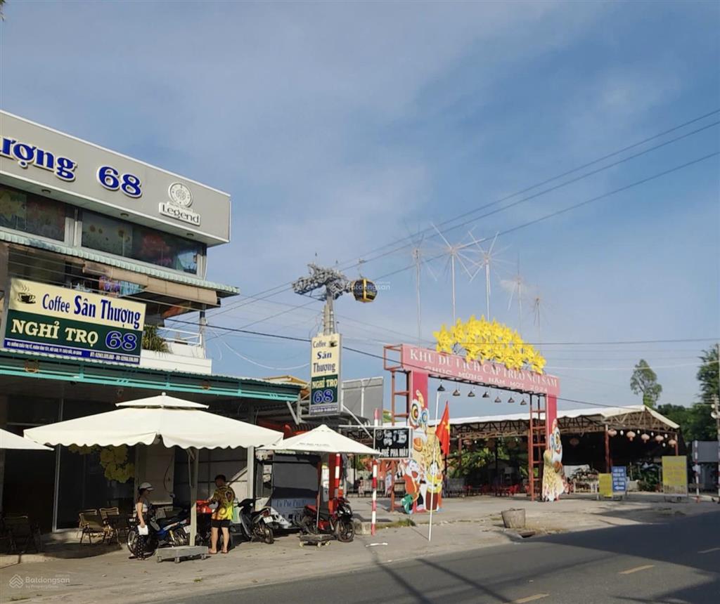 Bán nhà mặt phố ngộp bank gần miếu bà chúa xứ