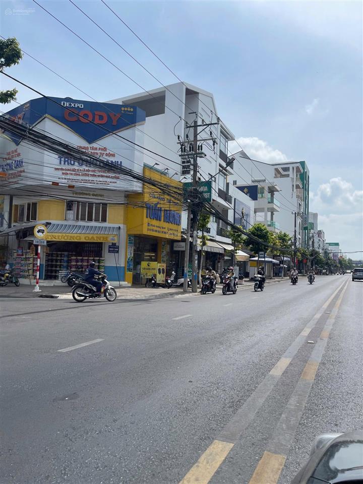 Cần ra nhà xịn ngộp ngân hàng 195m2 full thổ mặt tiền