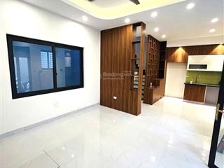Chính chủ nhờ bán nhà phố lạc long quân  nhà mới ở ngay, thiết kế hiện đại, full nội thất, giá tốt