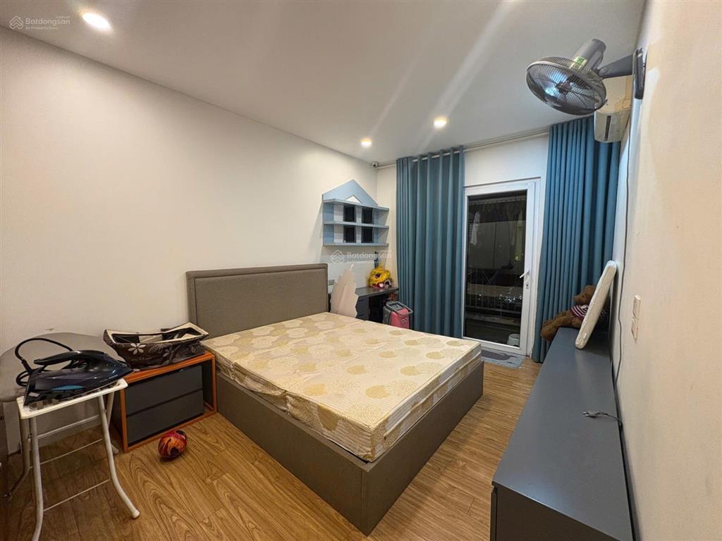 Bán căn hộ 2 ngủ dcapitol tầng trung bao đẹp giá tốt nhất dự án