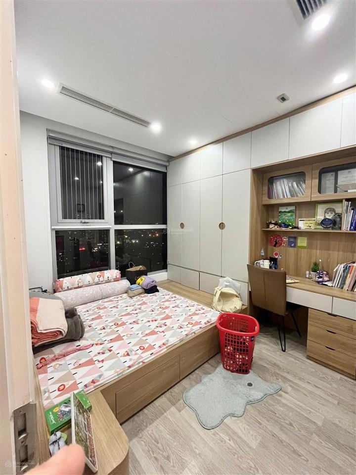 Bán căn hộ 2 ngủ dcapitol tầng trung bao đẹp giá tốt nhất dự án