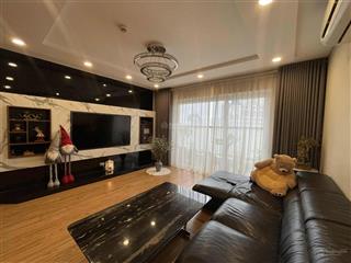 Bán căn hộ 2 ngủ dcapitol tầng trung bao đẹp giá tốt nhất dự án