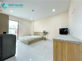 Căn hộ dịch vụ đầy đủ nội thất , có ban công rộng mặt tiền đường bình lợi