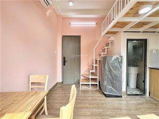 Căn hộ dịch vụ dạng duplex ban công  tone hồng siêu xinh ngay khu ẩm thực bùi đình tuý
