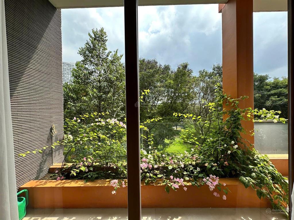 Cho thuê căn hộ 1 phòng ngủ lớn  hồ bơi  sauna cao cấp gần cầu sài gòn, thủ thiêm, đảo kim cương