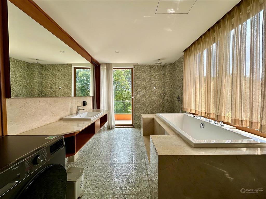 Cho thuê căn hộ 1 phòng ngủ lớn  hồ bơi  sauna cao cấp gần cầu sài gòn, thủ thiêm, đảo kim cương