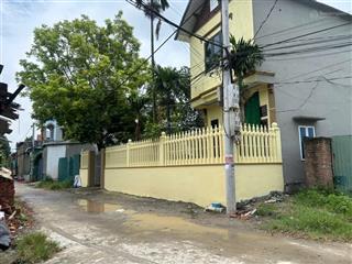 Lô góc 80m tại xóm đầm bung, thôn phú vinh, xã phú nghĩa. mặt tiền 5m. đường rộng 4m ô tô đỗ cửa. n