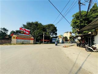 Chính chủ bán lô đất tại trung hoà , xã phú nghĩa , hà nội .
diện tích 52,5m sẵn sổ đỏ ô tô đ