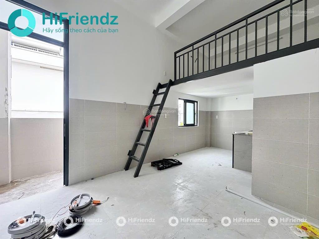 Phòng có gác mới 100% 4ng 4xe đi bộ tới vlu có thang máy và ban công