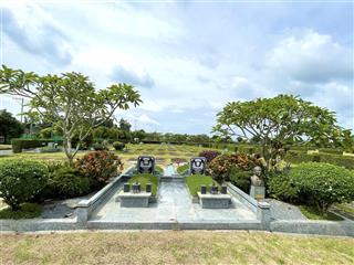 Cần bán cặp mộ đôi vị trí ngay trung tâm hoa viên sala, hướng đông nam