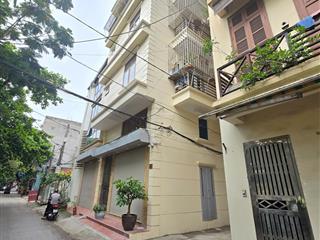 Nhà 2 mặt đường sát đại học mỏ, ô tô đỗ cửa. sổ đỏ vuông đẹp
