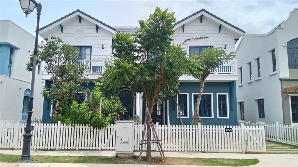 Chính chủ bán gấp biệt thự góc 200m2 tâm huyết vị trí đẹp ngay hồ bơi khu 3 novaworld phan thiết