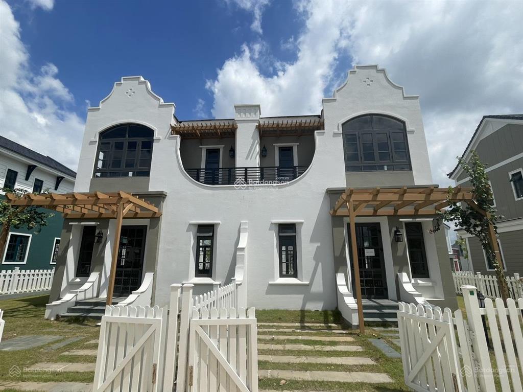Chính chủ bán gấp căn bt góc 200m2 tâm huyết vị trí đẹp ngay hồ bơi khu 3 novaworld phan thiết