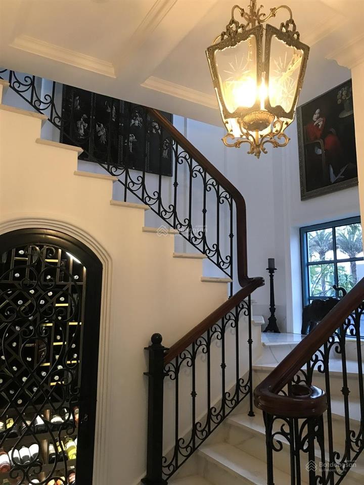 Chính chủ bán gấp căn bt góc 200m2 tâm huyết vị trí đẹp ngay hồ bơi khu 3 novaworld phan thiết