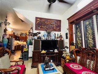 Trung tâm văn quán diện tích 65m2 mặt tiền rộng ô tô đỗ cửa giá chỉ 13.x tỷ