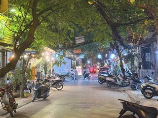 Nhà phố trần quang diệu. dt 32m2, dân xây 3 tầng kbt. tặng full nội thất, sổ đỏ chính chủ