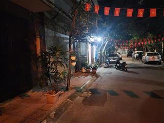 Bán nhà phố Xuân La, Tây Hồ 56m2 mặt tiền 4.3m hiện 4 tầng 18 tỷ vỉa hè ô tô tránh