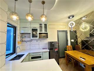 Cho thuê phòng 45m2 full nội thất cửa sổ đón nắng ngay phan tây hồ , giáp quận 1, quận 3