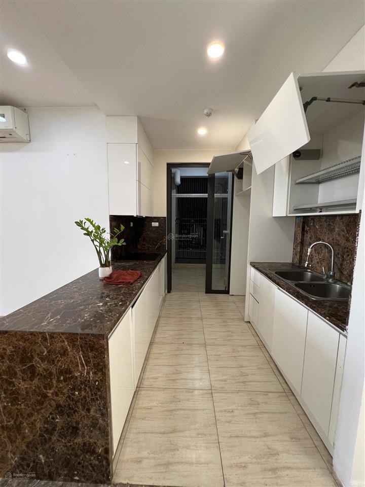 Bán căn hộ chung cư e2 chelsea residences, yên hòa. 1n1vs, sửa thành 2n được, 6.5 tỷ.  0988 982 ***