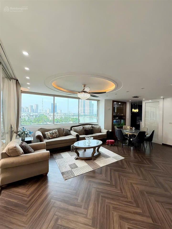 Cần bán nhanh căn hộ 3 ngủ nội thất đẹp, ban công rộng view hồ thoáng giá 12,2 tỉ,  0988 982 ***