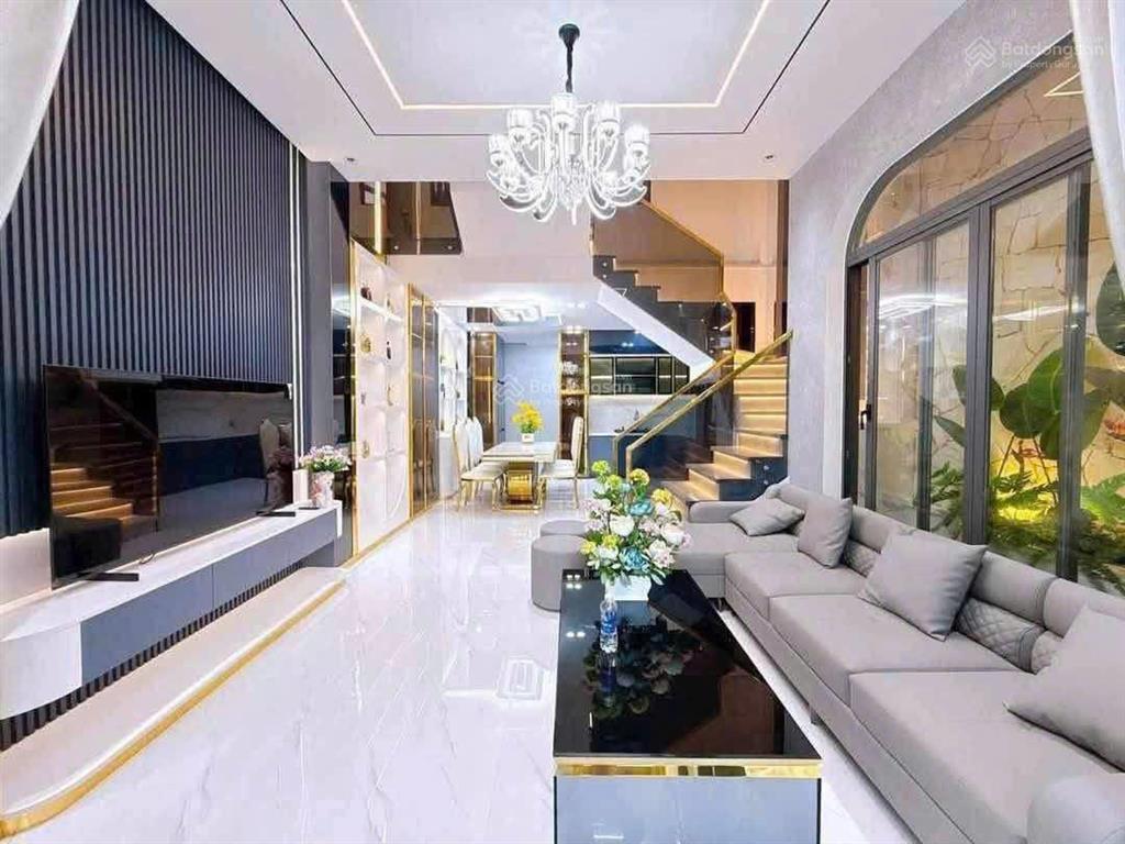Bán nhà trung tâm hoàng mai 50m2 hơn 14tỷ ô tô vào nhà thang máy full nội thất hàng xóm feliz home