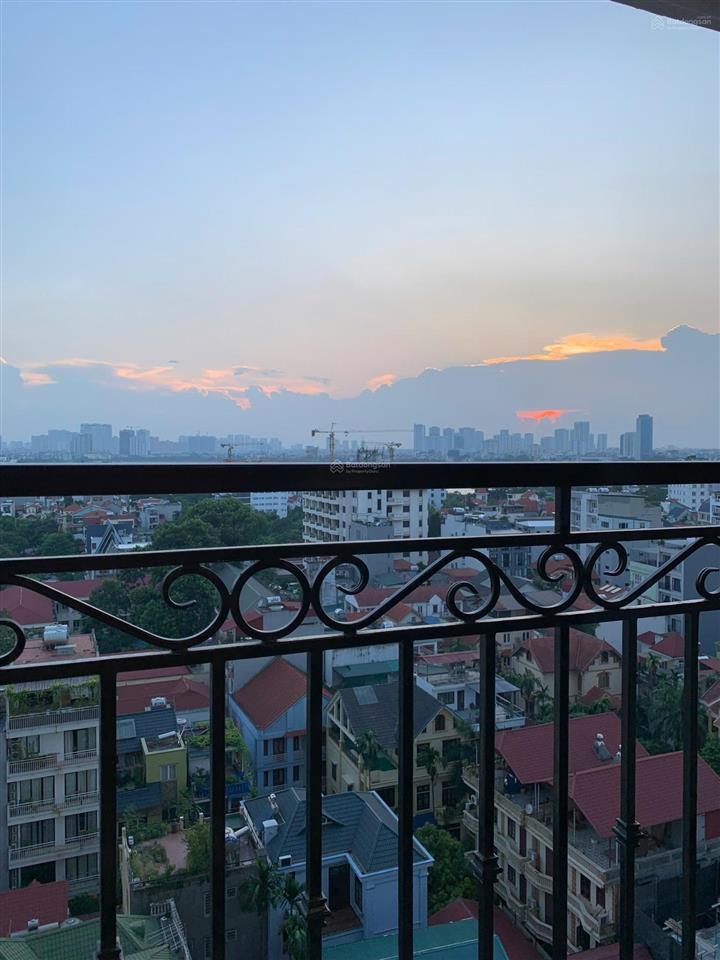 Cho thuê căn hộ cao cấp 3 phòng ngủ tại d'. le roi soleil  59 xuân diệu, giá 22 tr.  0363 728 ***