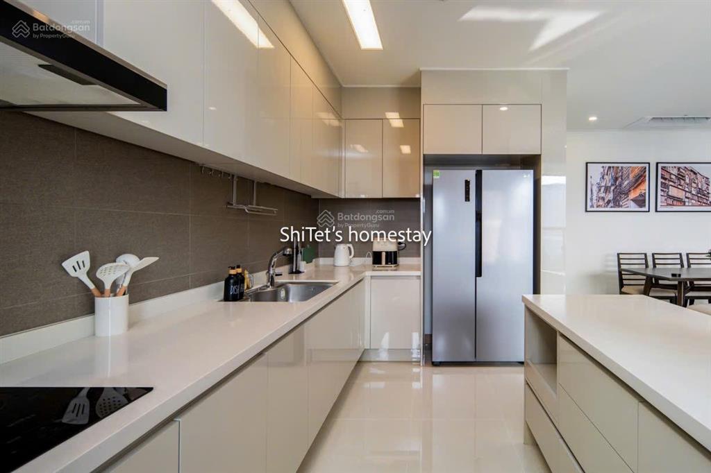 Em cần cho thuê căn hộ 3pn 128m2 full nội thất tại chung cư cao cấp starlake  tây hồ tây giá 45tr